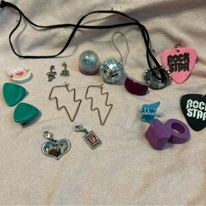 Rock Huge Lot of Vintage Earrings Pins Pending Crafting Plastic Rock 1D Justin